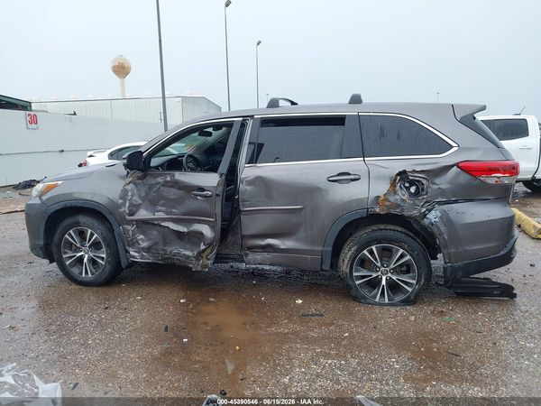 2018 TOYOTA HIGHLANDER LE