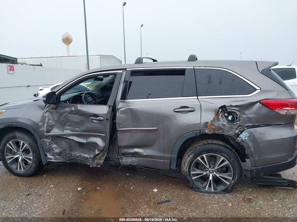 2018 TOYOTA HIGHLANDER LE