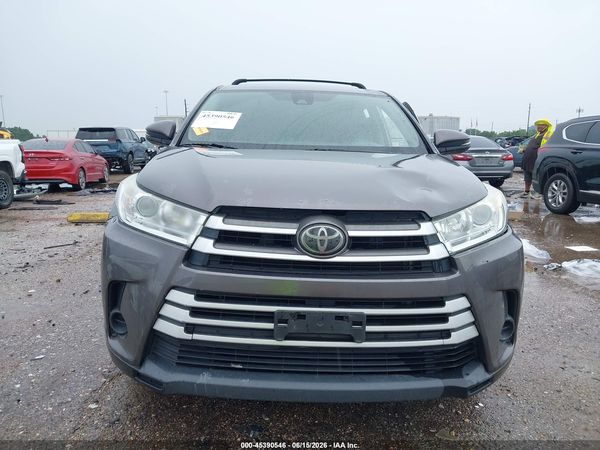 2018 TOYOTA HIGHLANDER LE