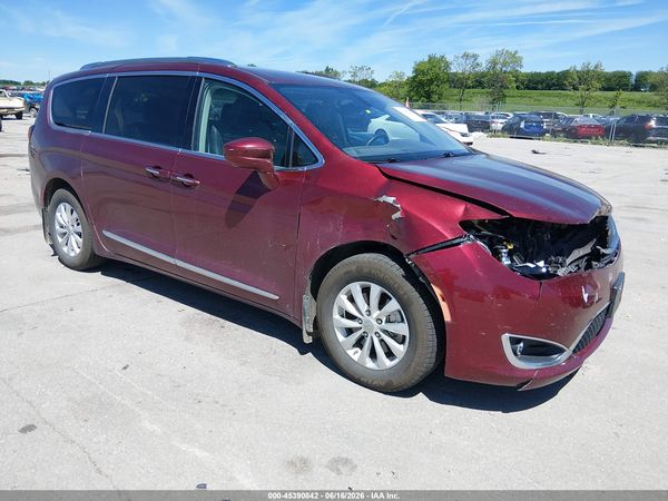 2018 CHRYSLER PACIFICA TOURING L — I1