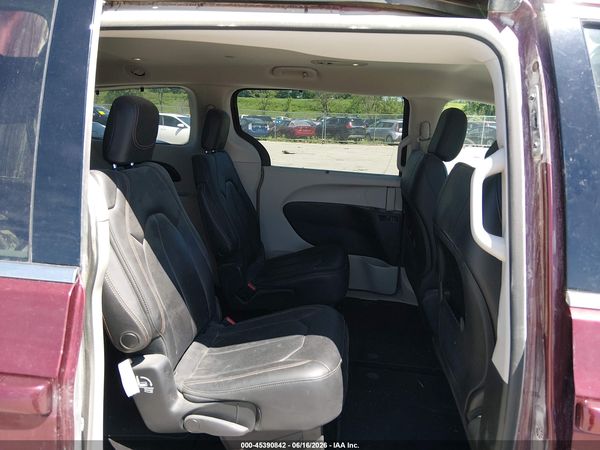 2018 CHRYSLER PACIFICA TOURING L — I8