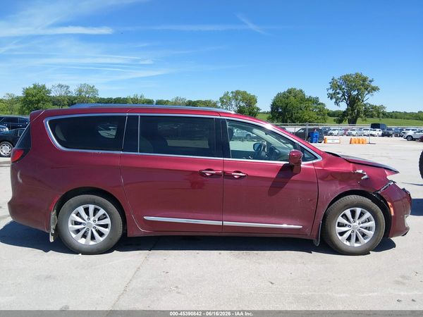2018 CHRYSLER PACIFICA TOURING L — I116