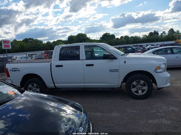 2017 RAM 1500 EXPRESS  4X4 5'7 BOX