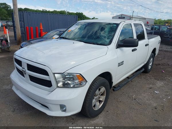 2017 RAM 1500 EXPRESS  4X4 5'7 BOX