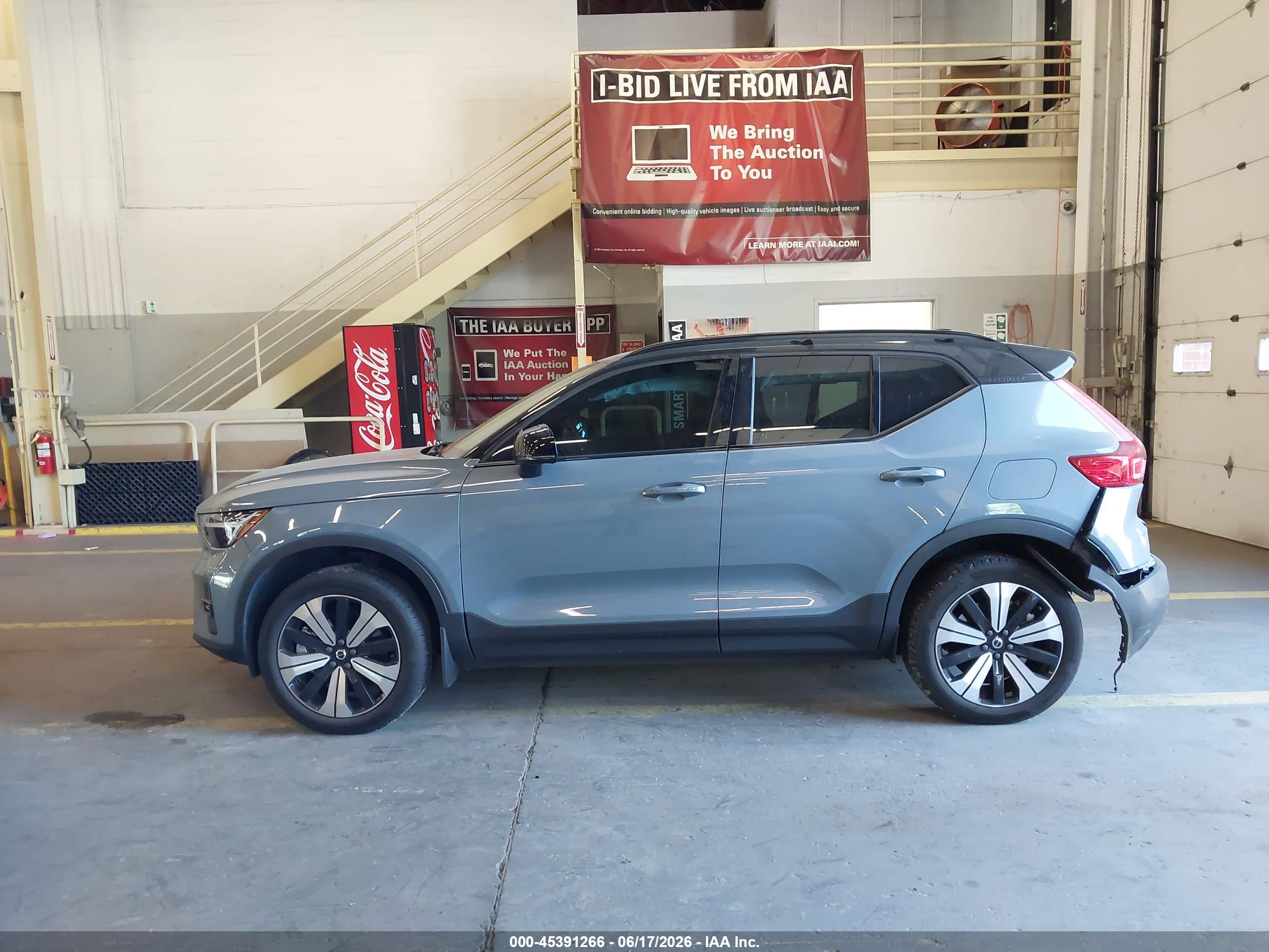 2023 VOLVO XC40 RECHARGE PURE ELECTRIC TWIN PLUS