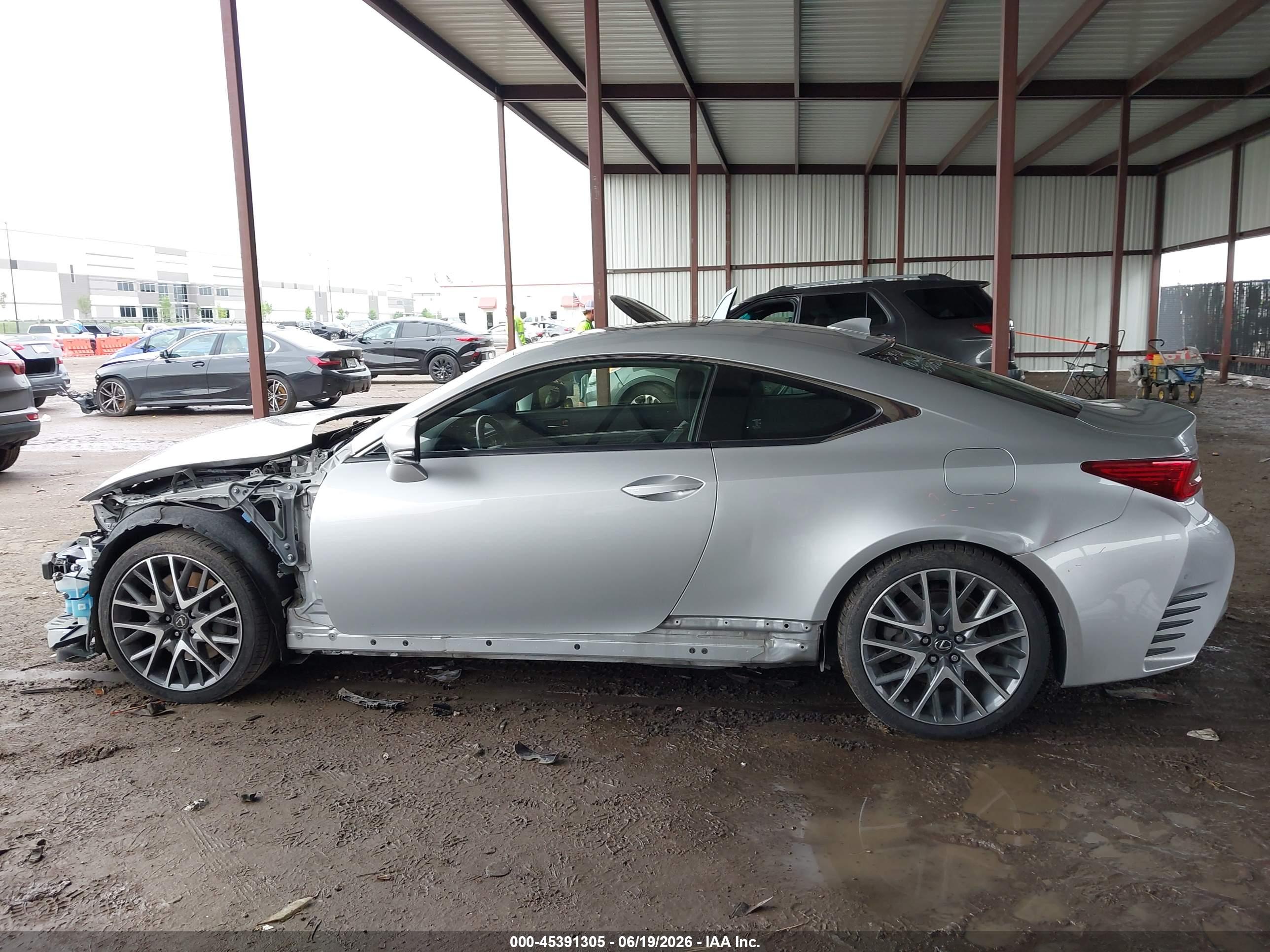 2016 LEXUS RC 200T