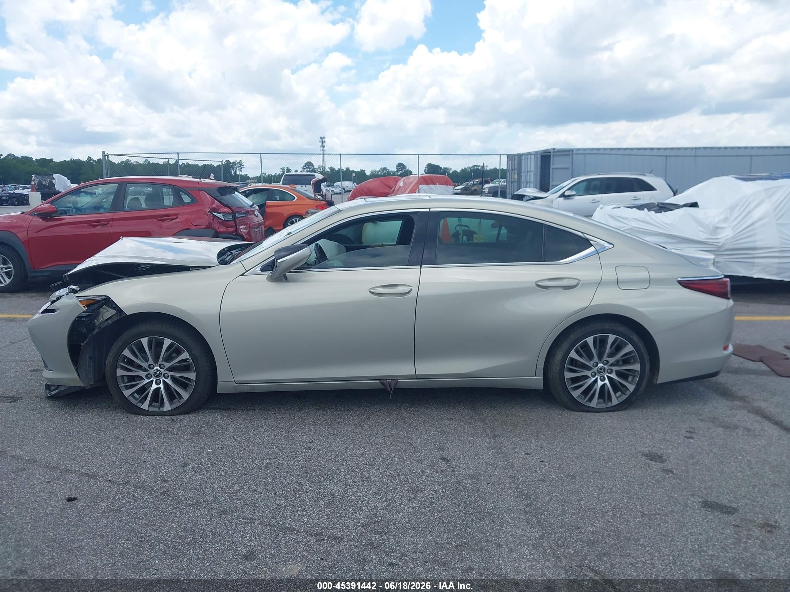 2019 LEXUS ES 350