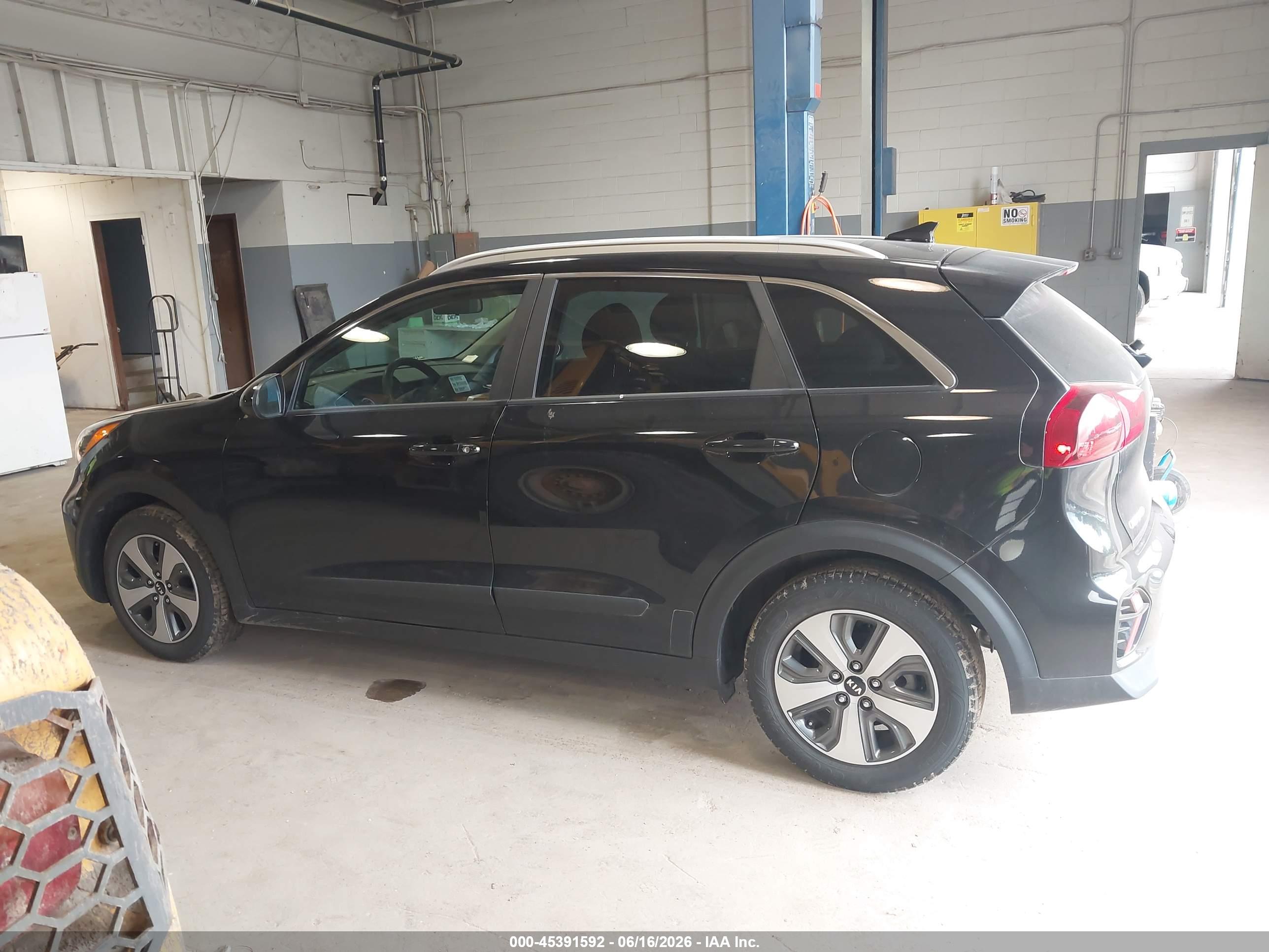 2020 KIA NIRO LX