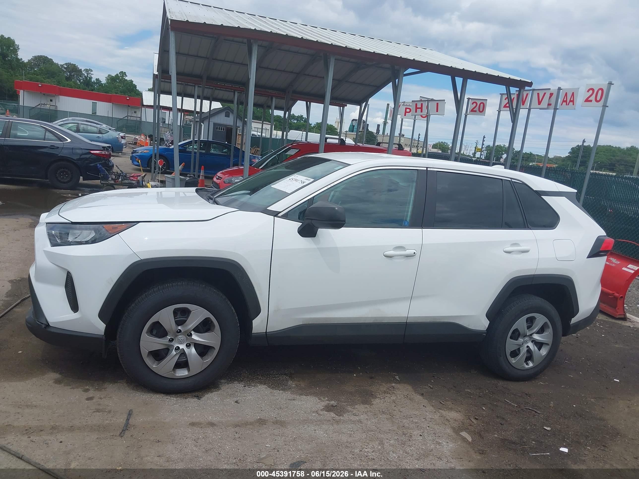 2022 TOYOTA RAV4 LE