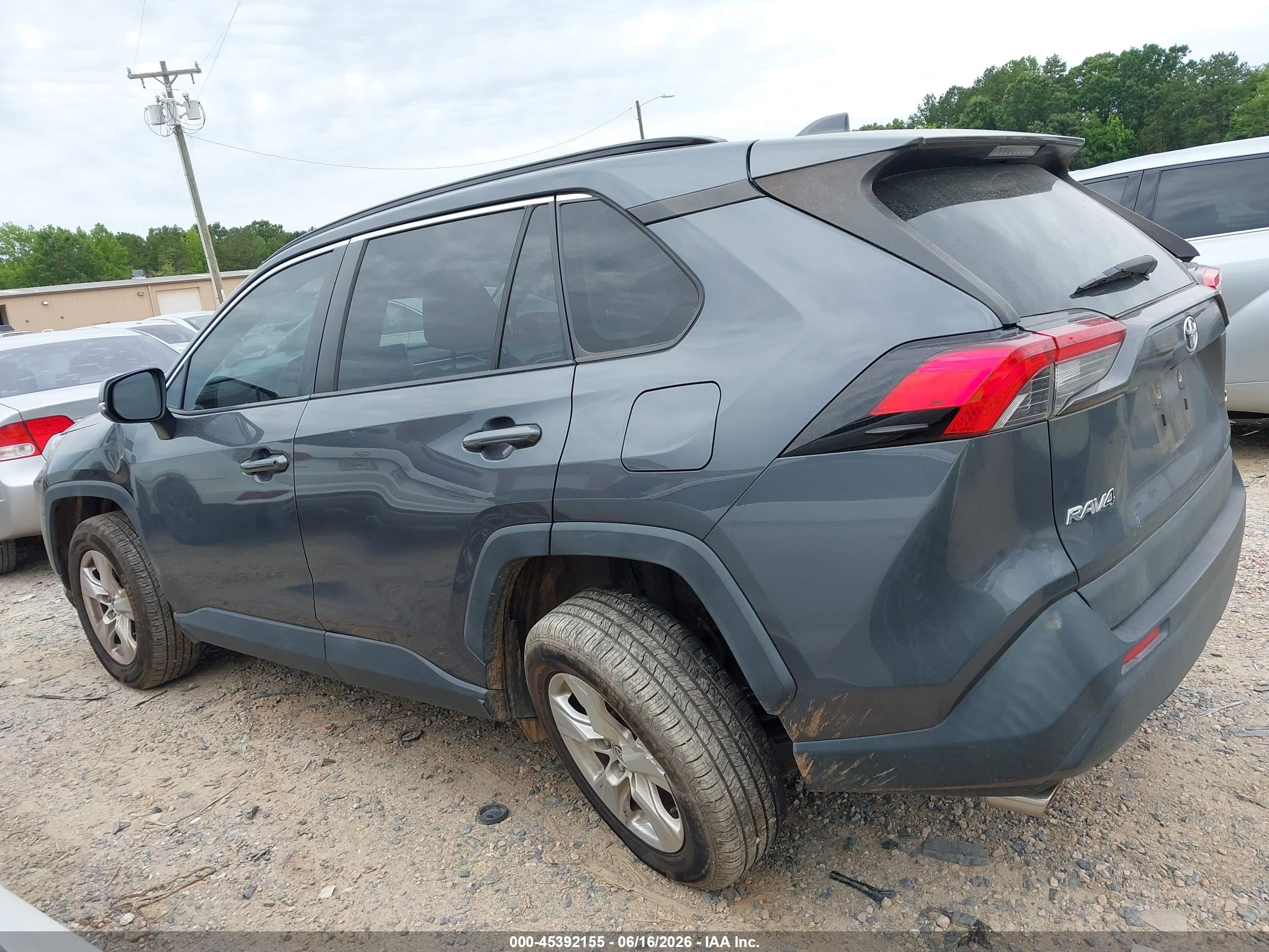 2019 TOYOTA RAV4 XLE