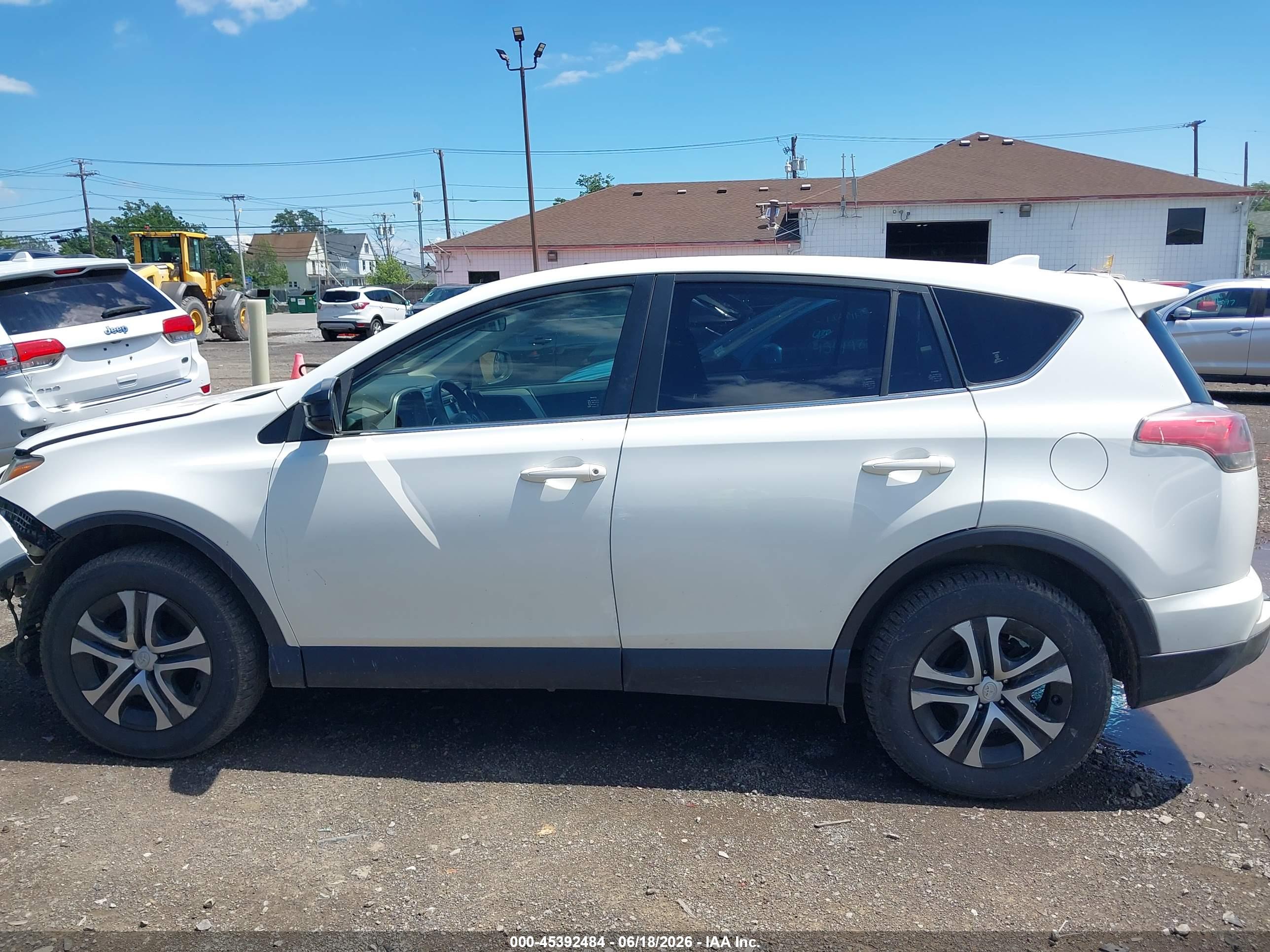 2018 TOYOTA RAV4 LE