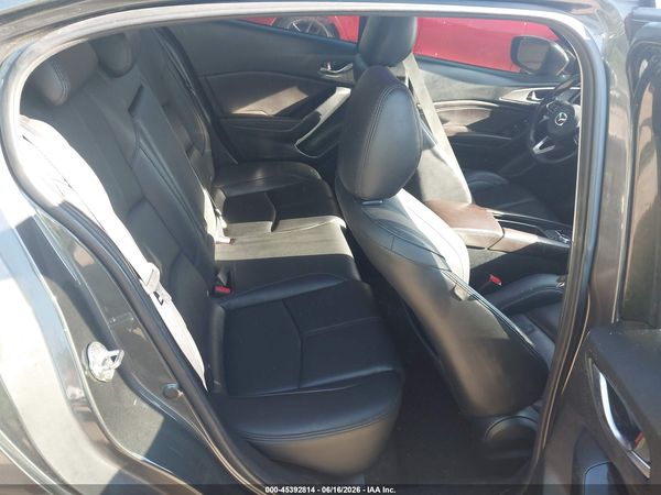 2018 MAZDA MAZDA3 TOURING
