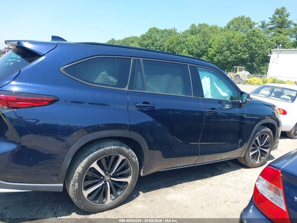 2021 TOYOTA HIGHLANDER XSE