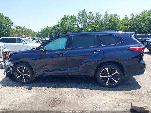 2021 TOYOTA HIGHLANDER XSE
