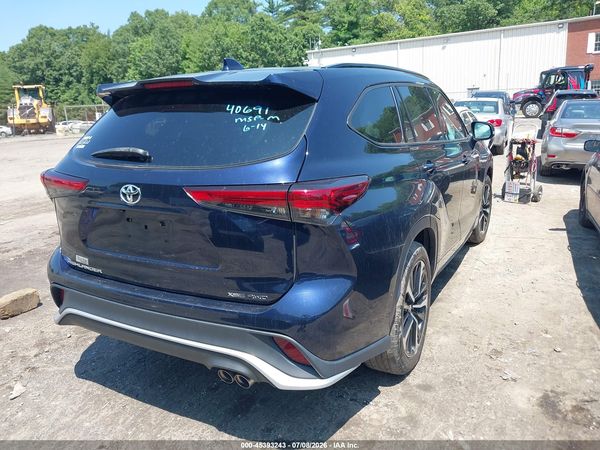2021 TOYOTA HIGHLANDER XSE