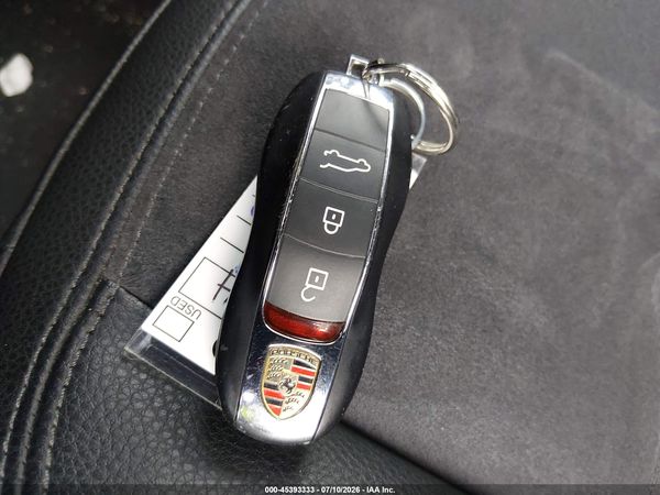 2019 PORSCHE MACAN