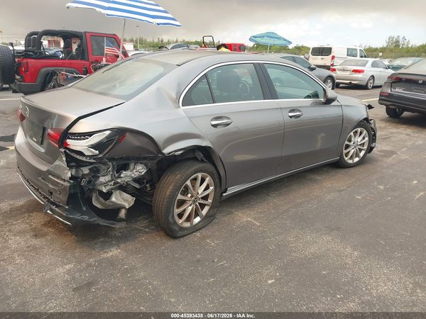 2020 MERCEDES-BENZ A 220 A220
