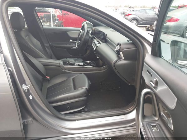 2020 MERCEDES-BENZ A 220 A220