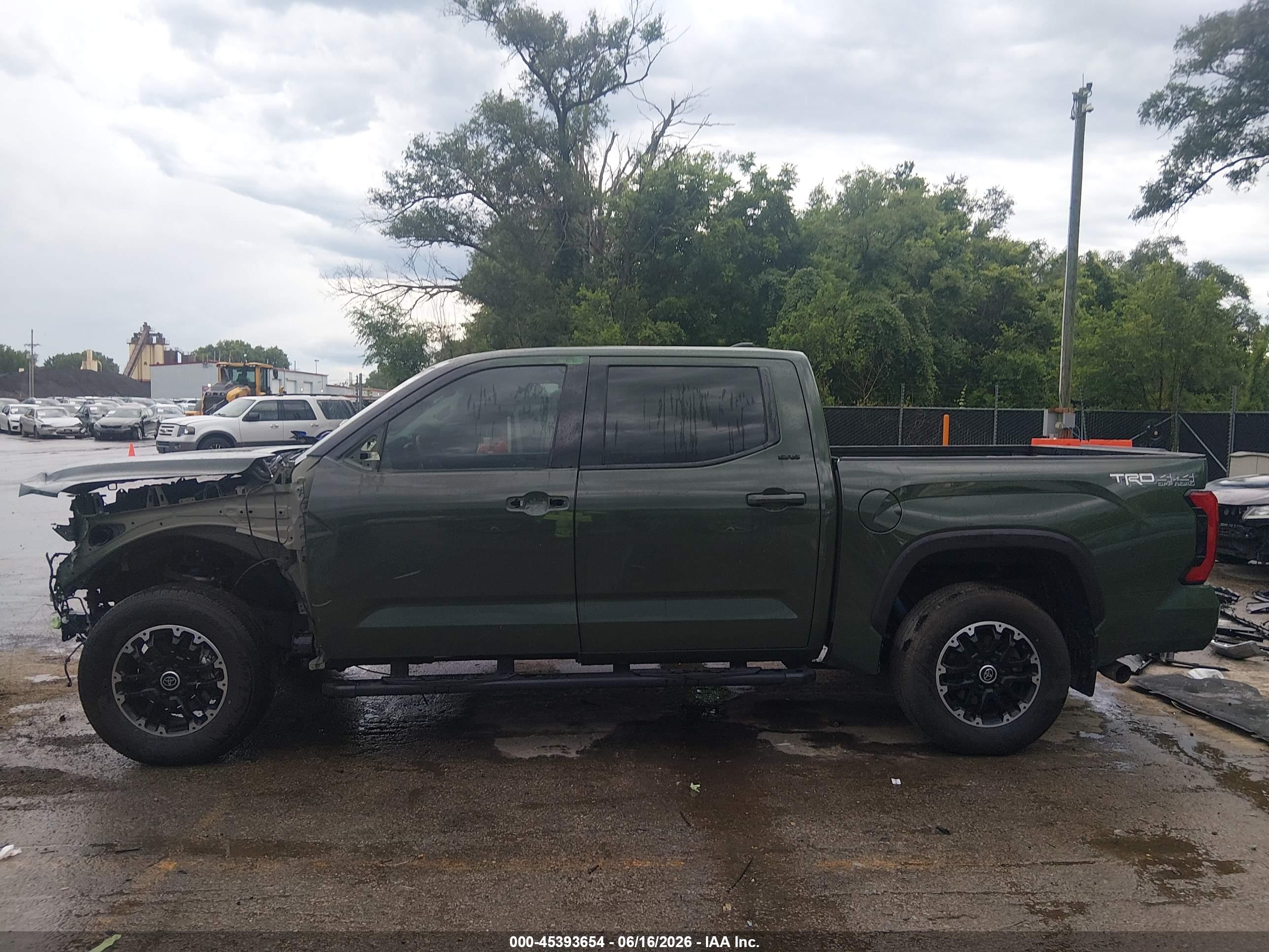 2022 TOYOTA TUNDRA SR5