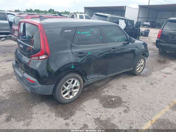 2022 KIA SOUL LX