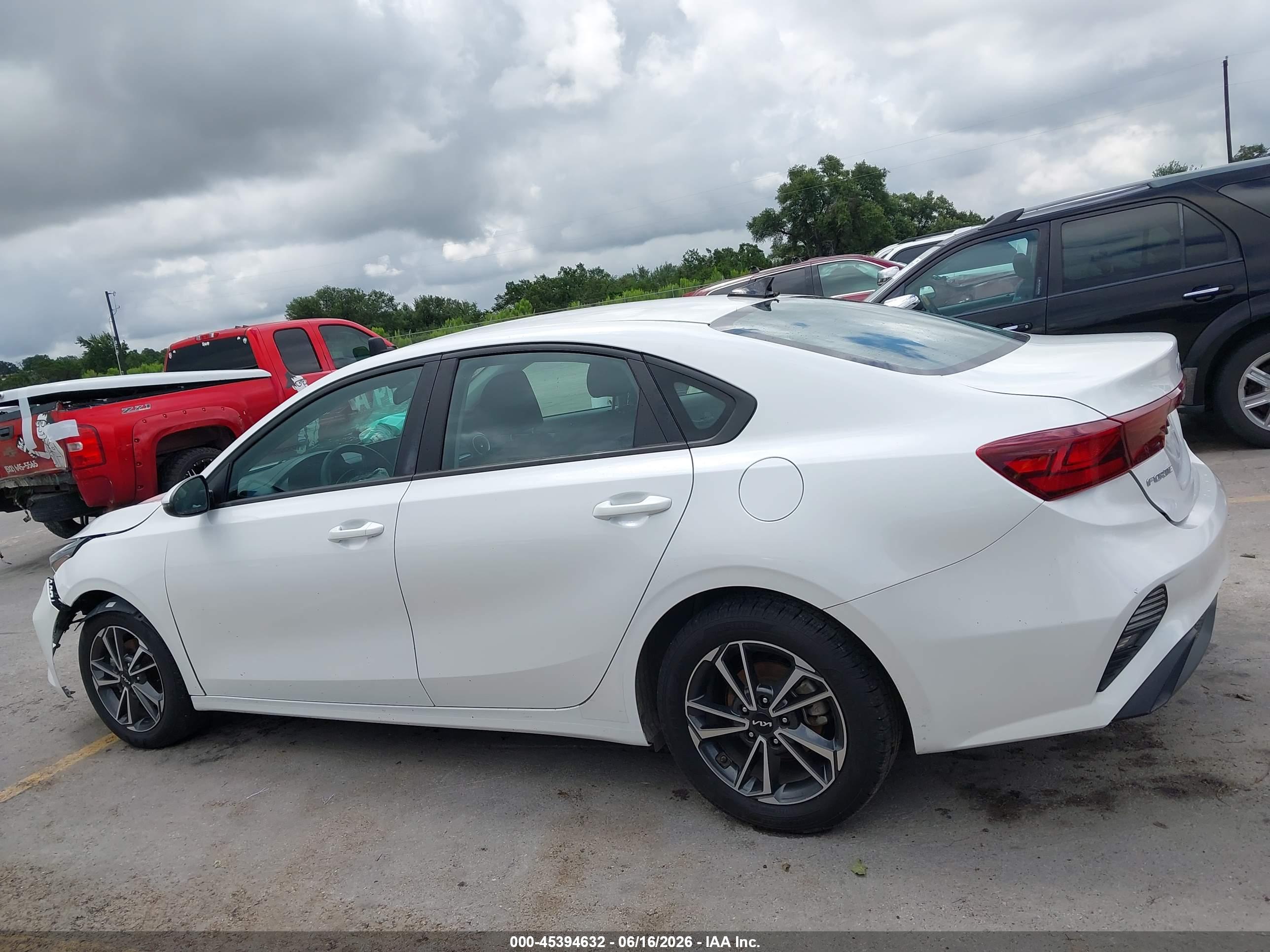 2022 KIA FORTE LXS