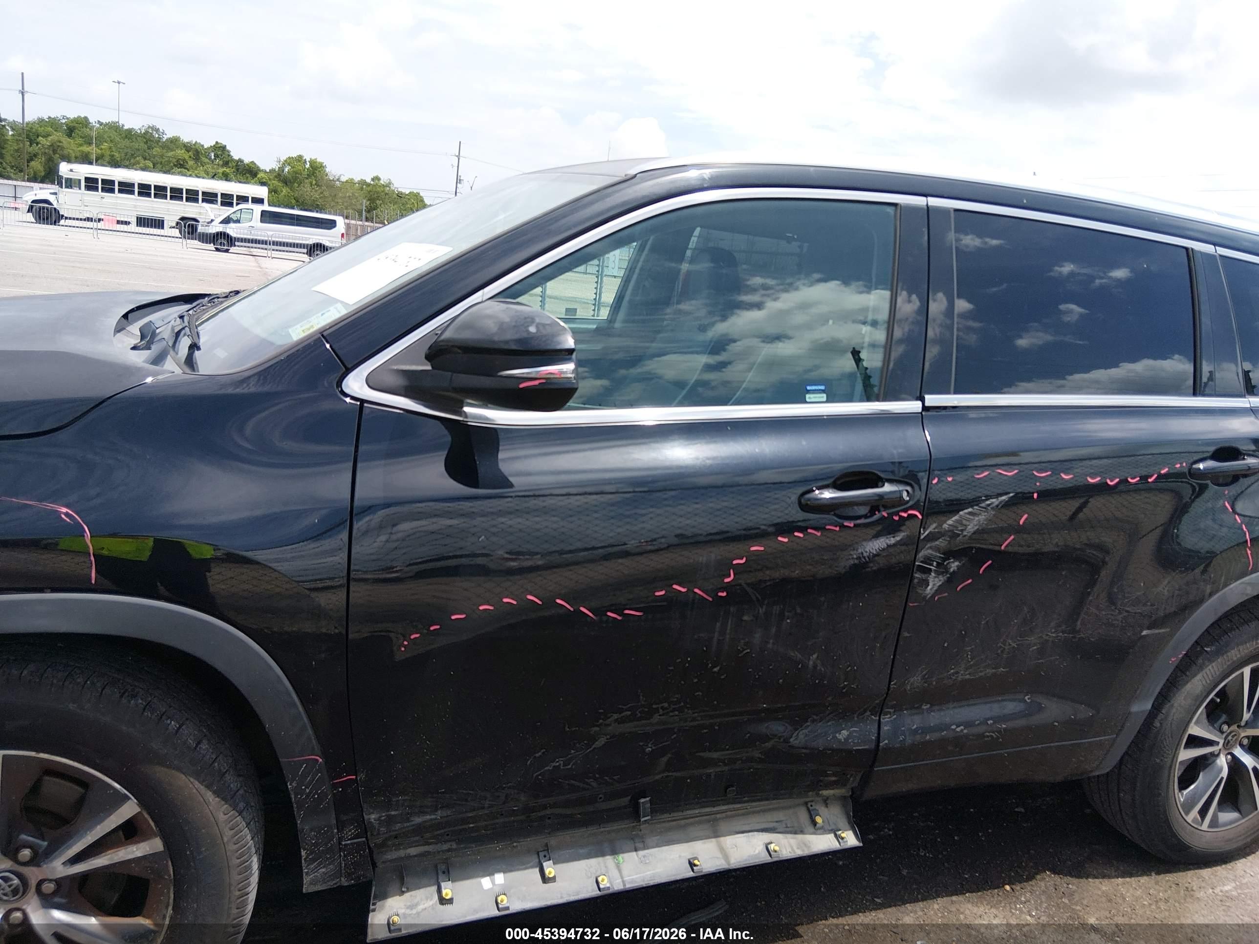 2016 TOYOTA HIGHLANDER XLE V6