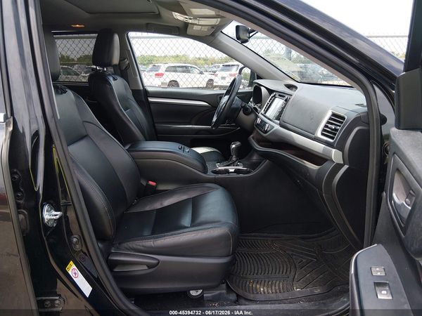 2016 TOYOTA HIGHLANDER XLE V6