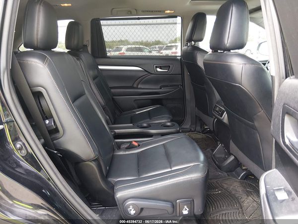 2016 TOYOTA HIGHLANDER XLE V6