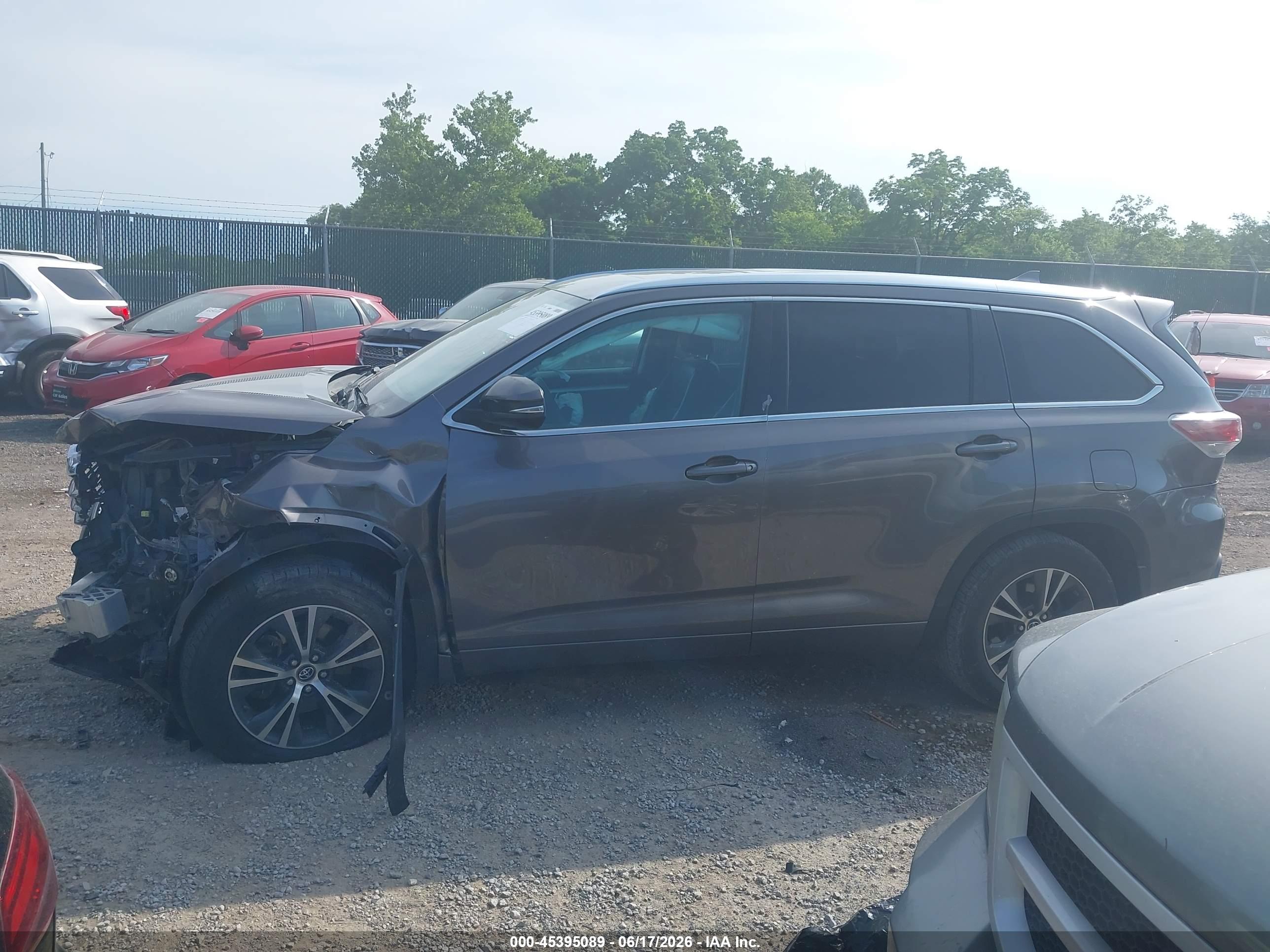 2016 TOYOTA HIGHLANDER XLE V6