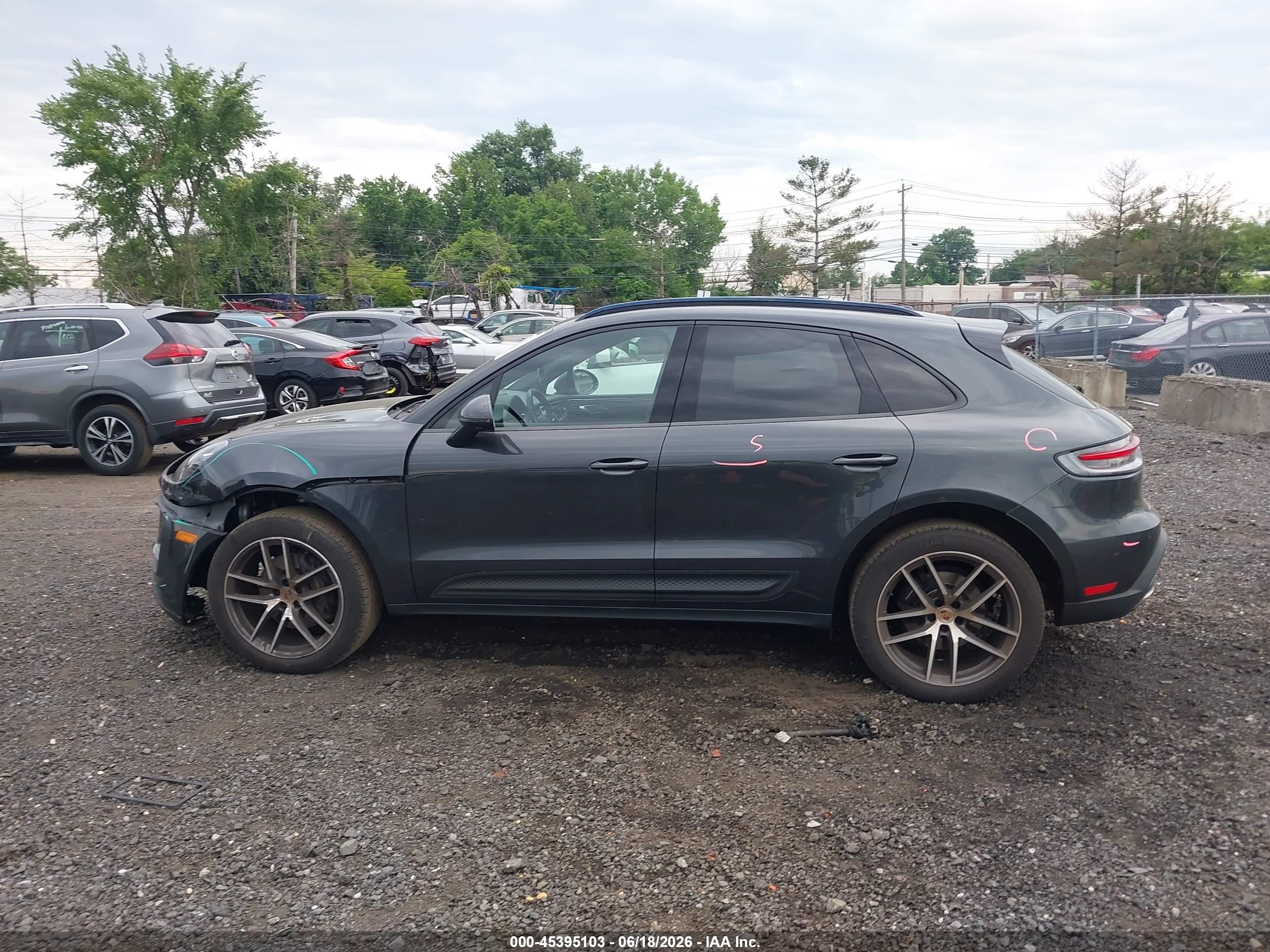 2022 PORSCHE MACAN