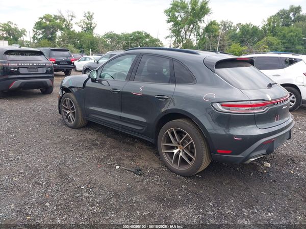 2022 PORSCHE MACAN
