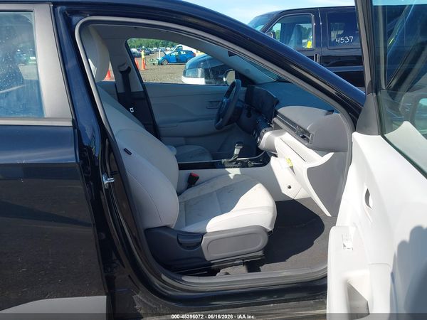 2024 HYUNDAI KONA SE