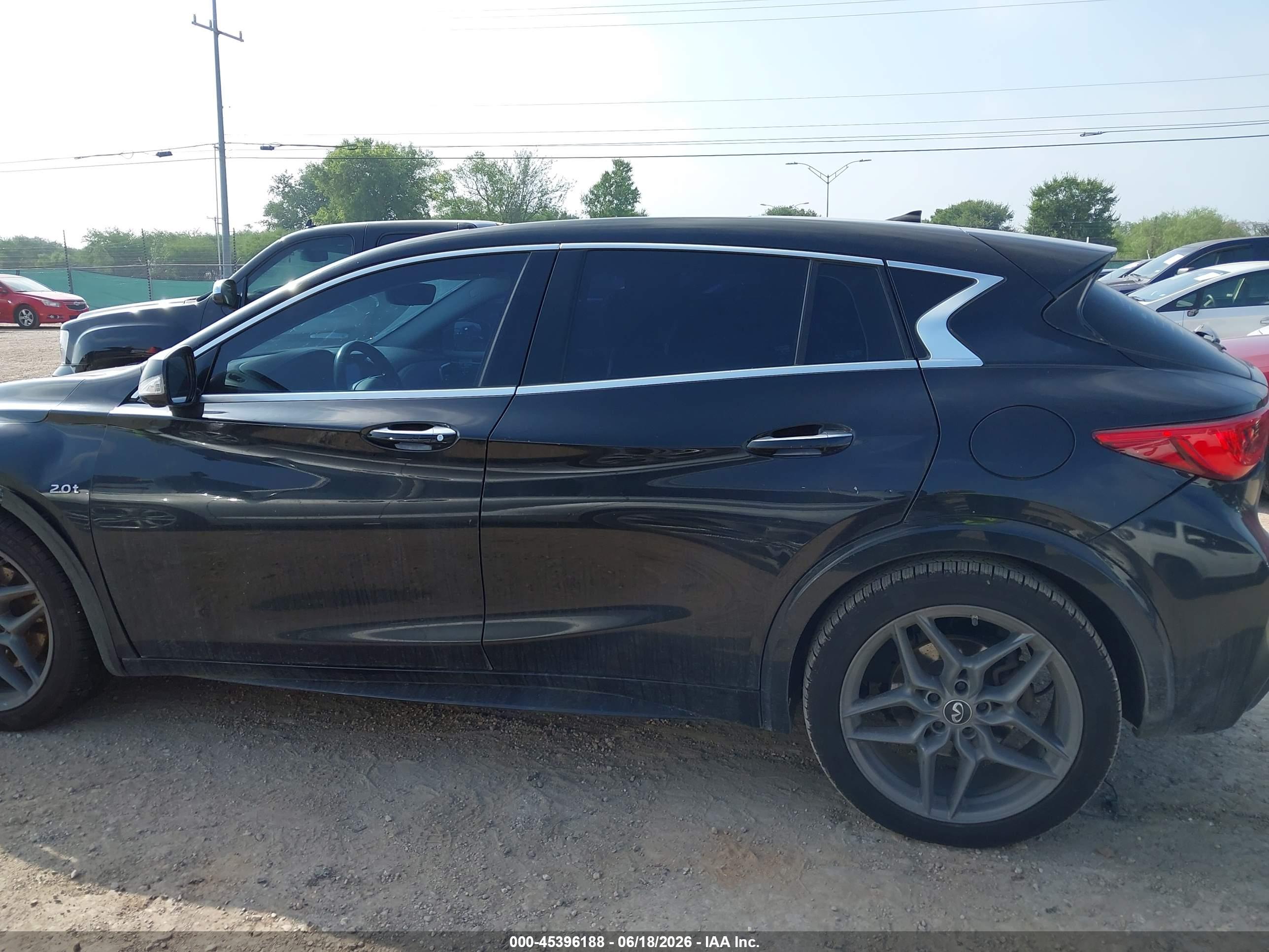 2017 INFINITI QX30 SPORT