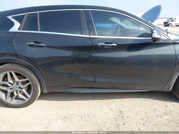 2017 INFINITI QX30 SPORT