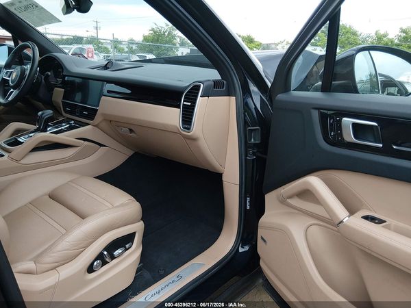 2019 PORSCHE CAYENNE S