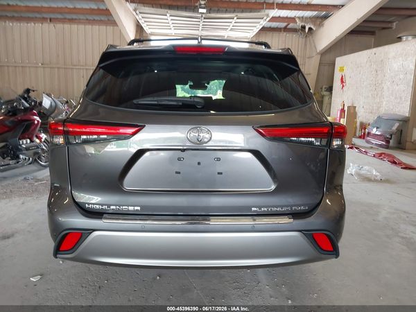 2022 TOYOTA HIGHLANDER PLATINUM