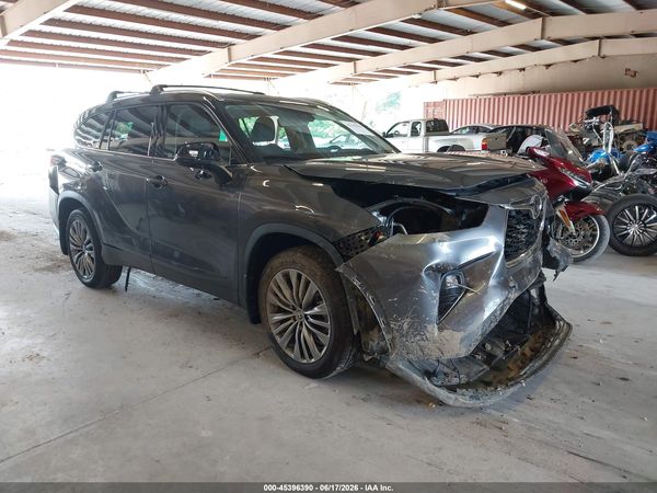 2022 TOYOTA HIGHLANDER PLATINUM