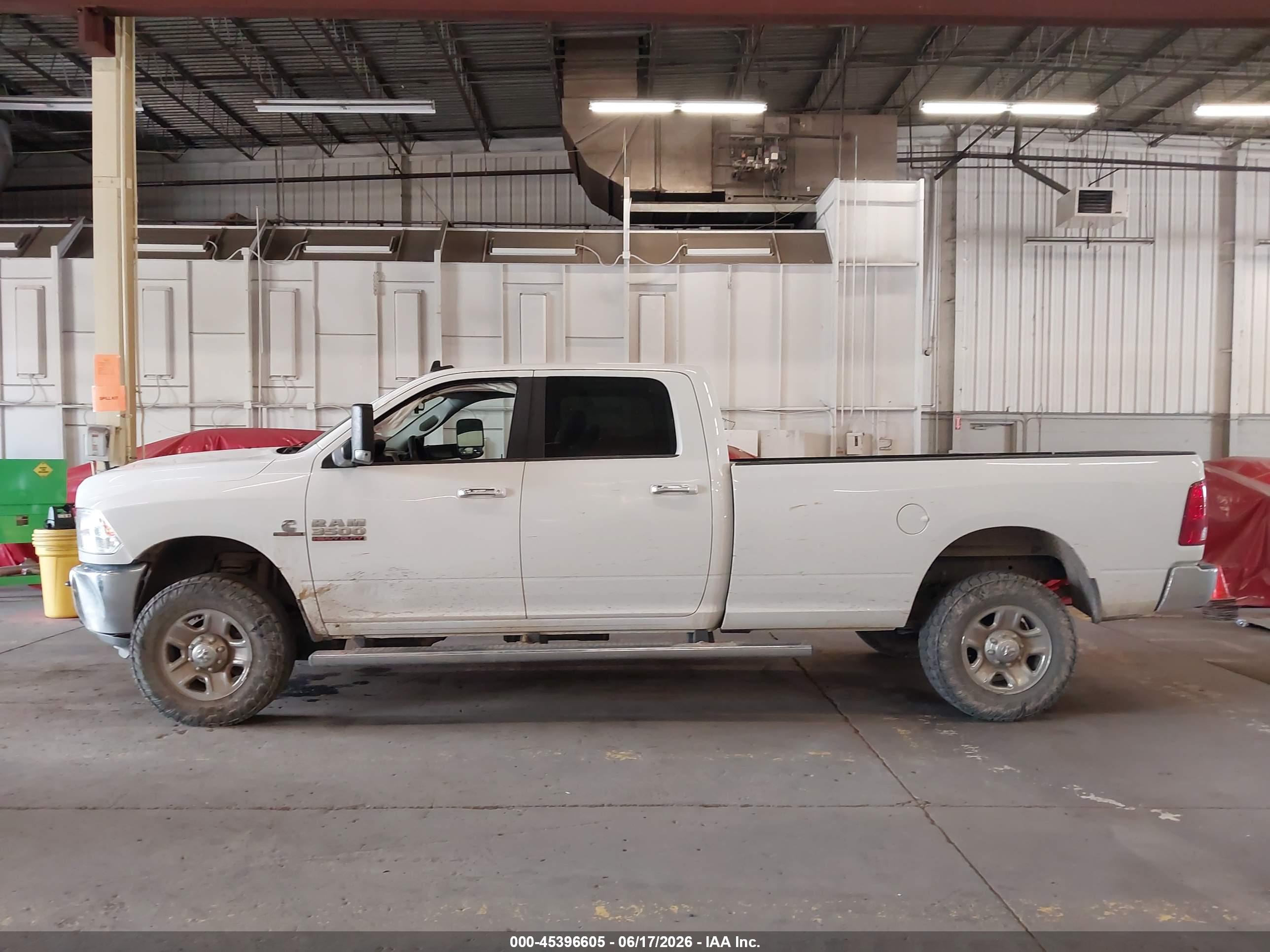 2017 RAM 3500 SLT  4X4 8' BOX
