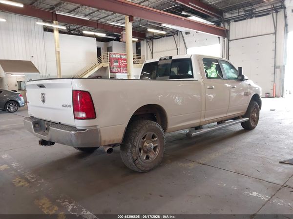 2017 RAM 3500 SLT  4X4 8' BOX