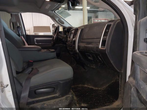2017 RAM 3500 SLT  4X4 8' BOX