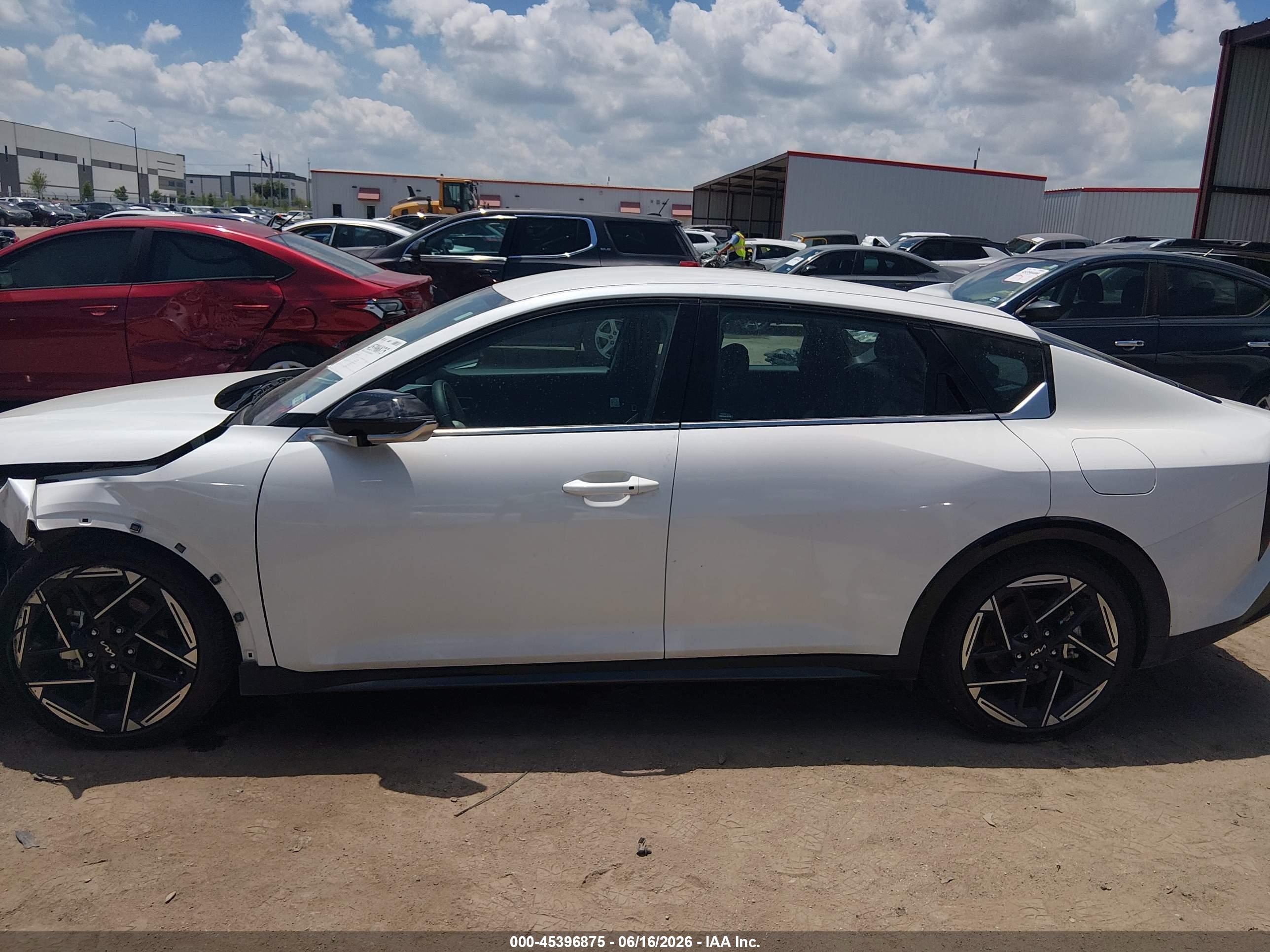 2025 KIA K4 GT-LINE