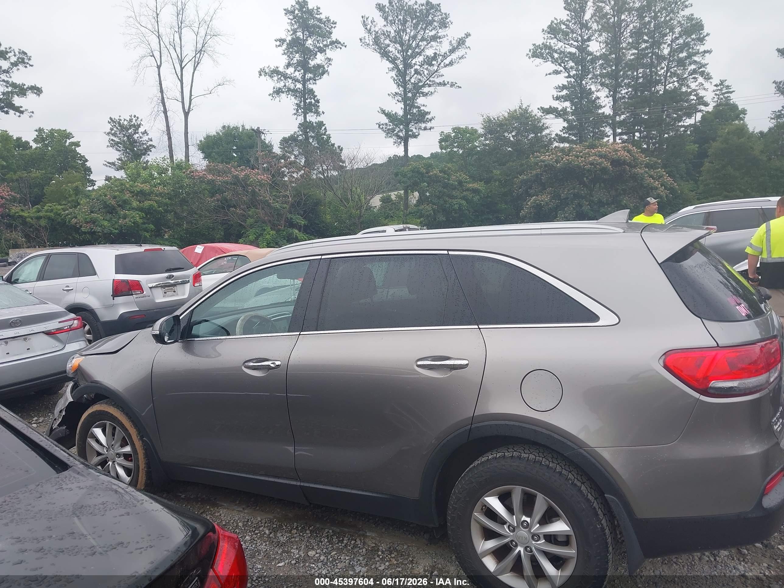 2017 KIA SORENTO 2.4L LX