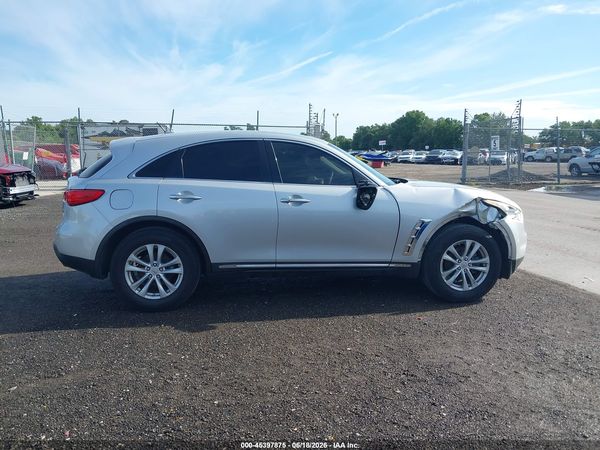 2017 INFINITI QX70