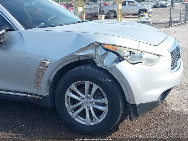 2017 INFINITI QX70