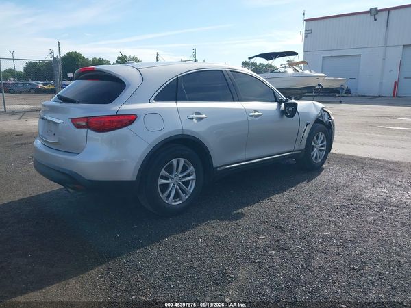 2017 INFINITI QX70