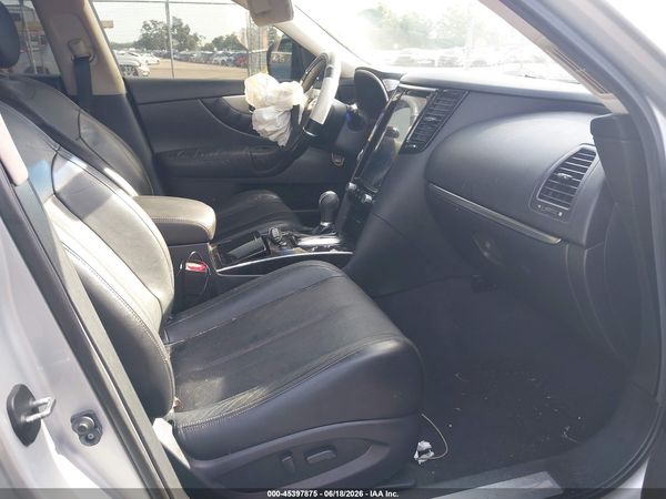 2017 INFINITI QX70