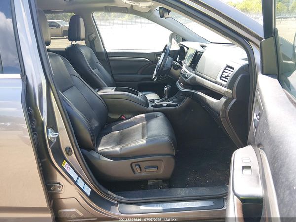 2017 TOYOTA HIGHLANDER LIMITED