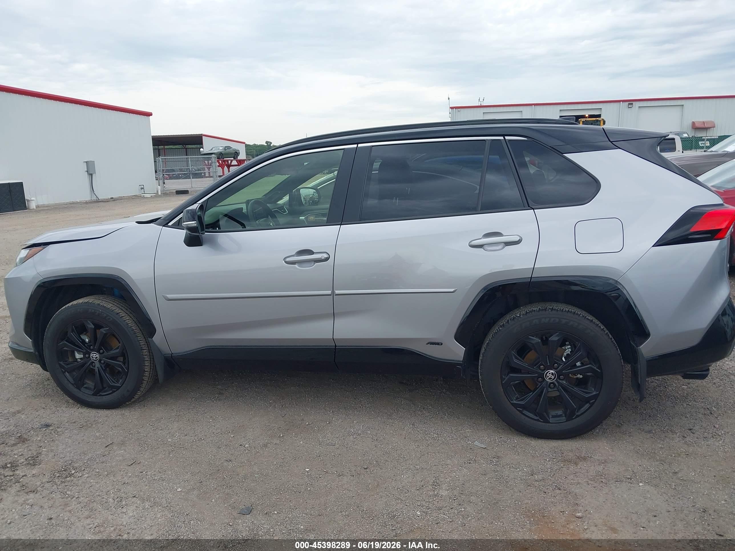 2025 TOYOTA RAV4 HYBRID XSE