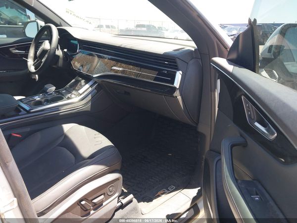 2025 AUDI Q8
