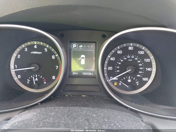 2017 HYUNDAI SANTA FE SE